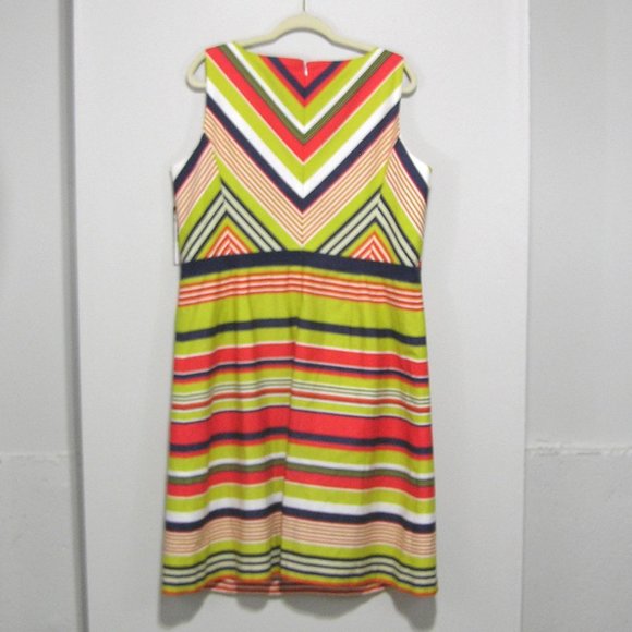 TAHARI SIZE 18 SLEEVELESS STRIPE DRESS - Picture 6 of 9